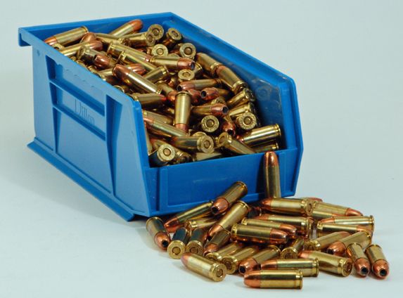 Dillon Hülsenvorratsbehälter Kit für 550B zur Tischmontage mit Halterung Dillon Hülsenvorratsbehälter Kit für 550B zur Tischmontage mit Halterung